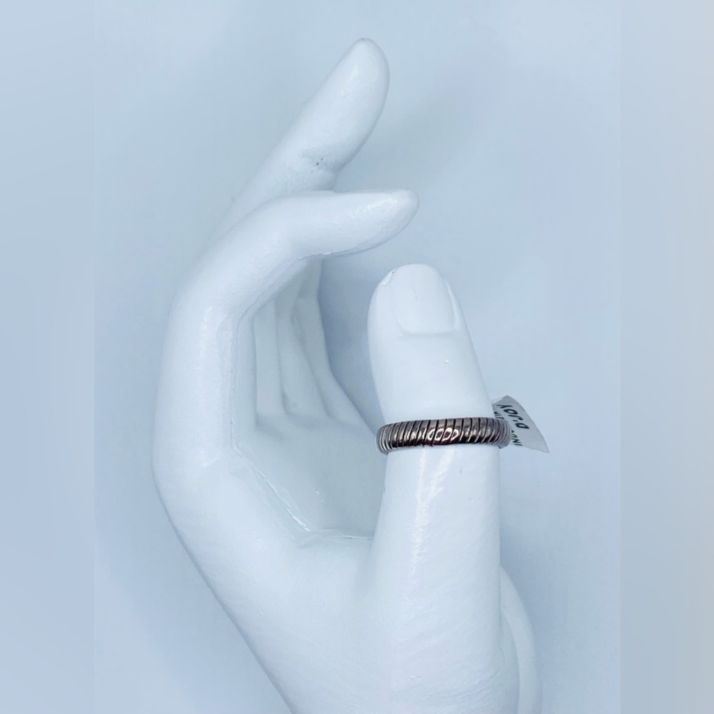 NWT Sterling Silver Band Ring